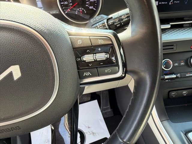 Used 2022 Kia Carnival LX image 20