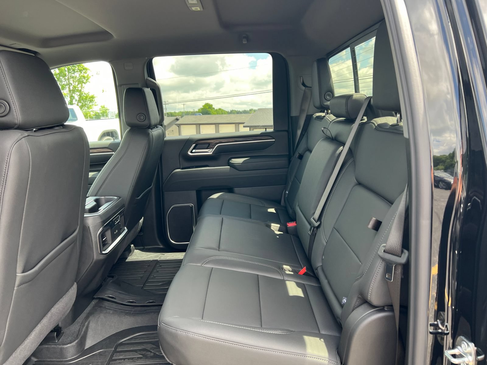 New 2026 GMC Sierra 2500 SLT w/ SLT Premium Package AWD/4WD image 5
