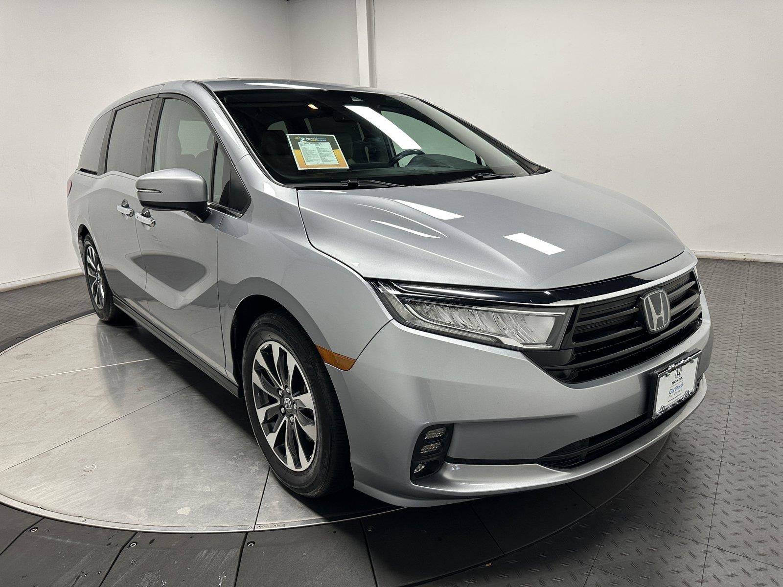 Used 2024 Honda Odyssey EX-L image 2