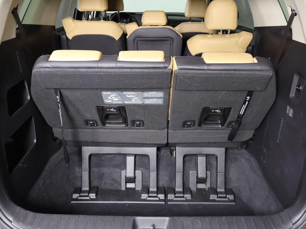 Used 2023 Kia Carnival LX FWD image 20