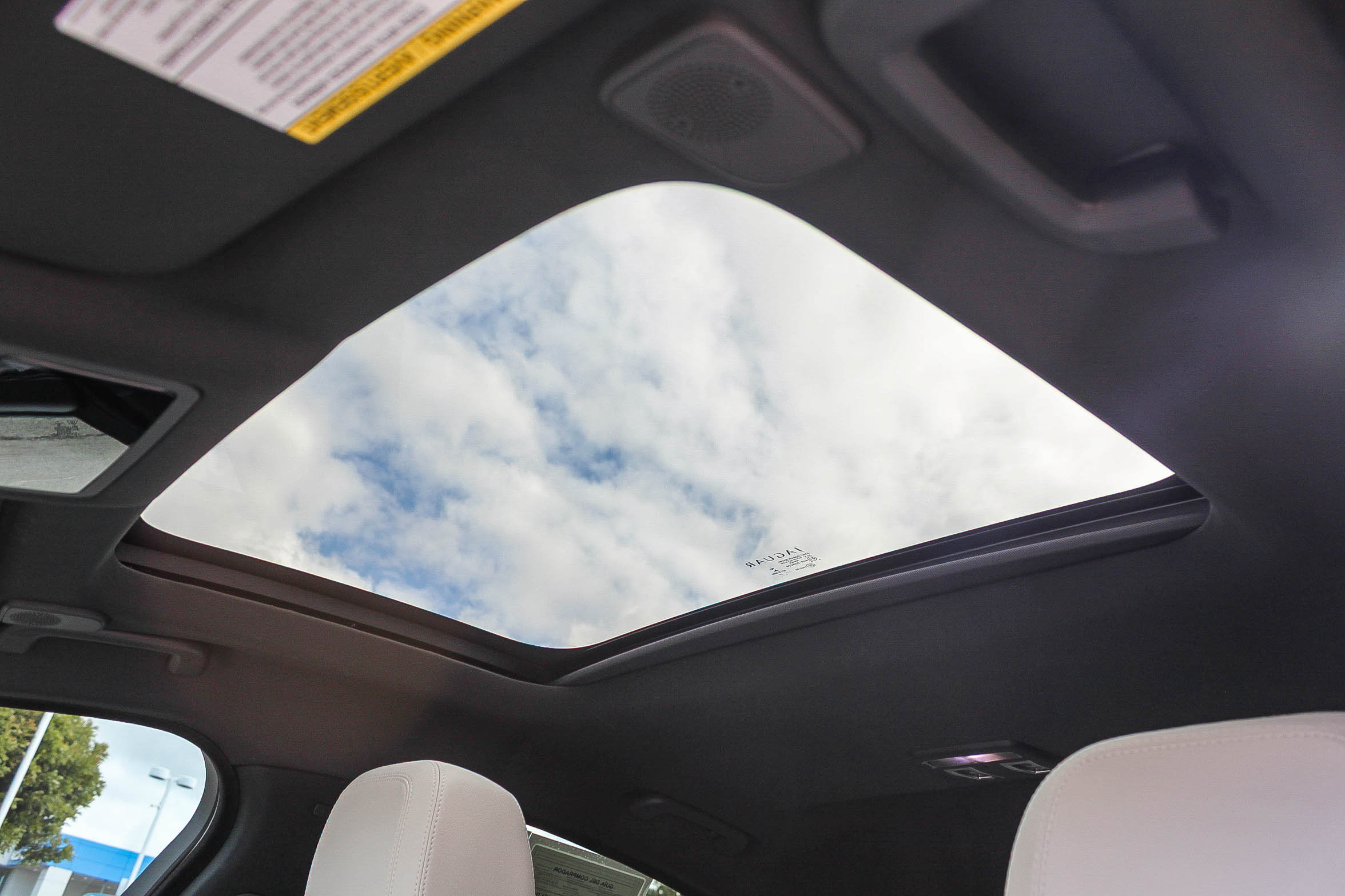 Used 2024 Jaguar XF R-Dynamic SE image 23