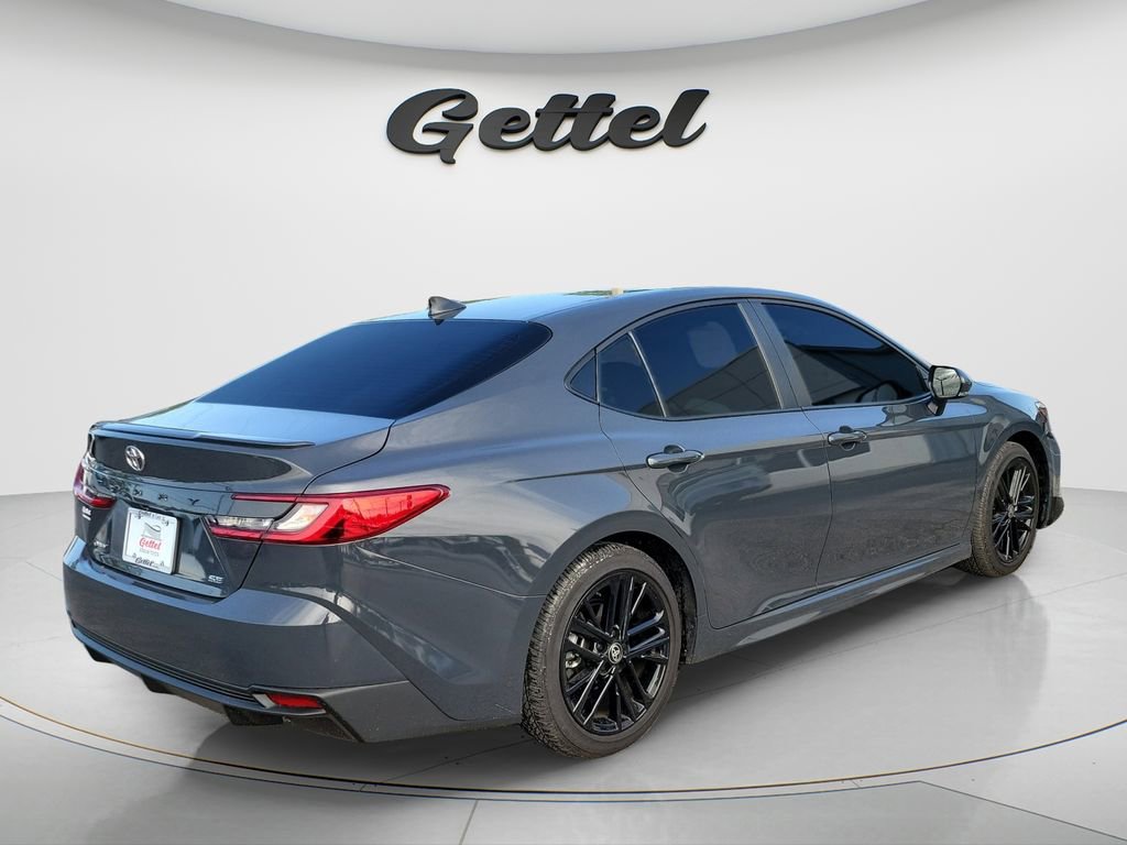 Used 2025 Toyota Camry SE image 5