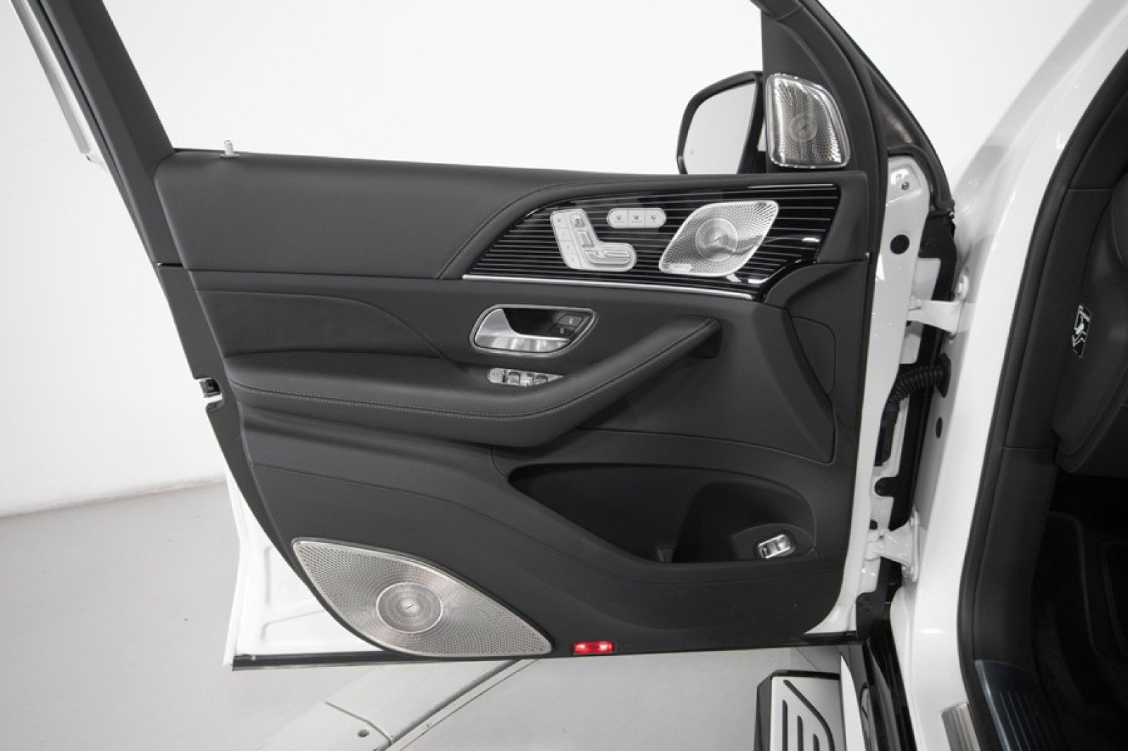 Used 2026 Mercedes-Benz Maybach GLS 600 image 37