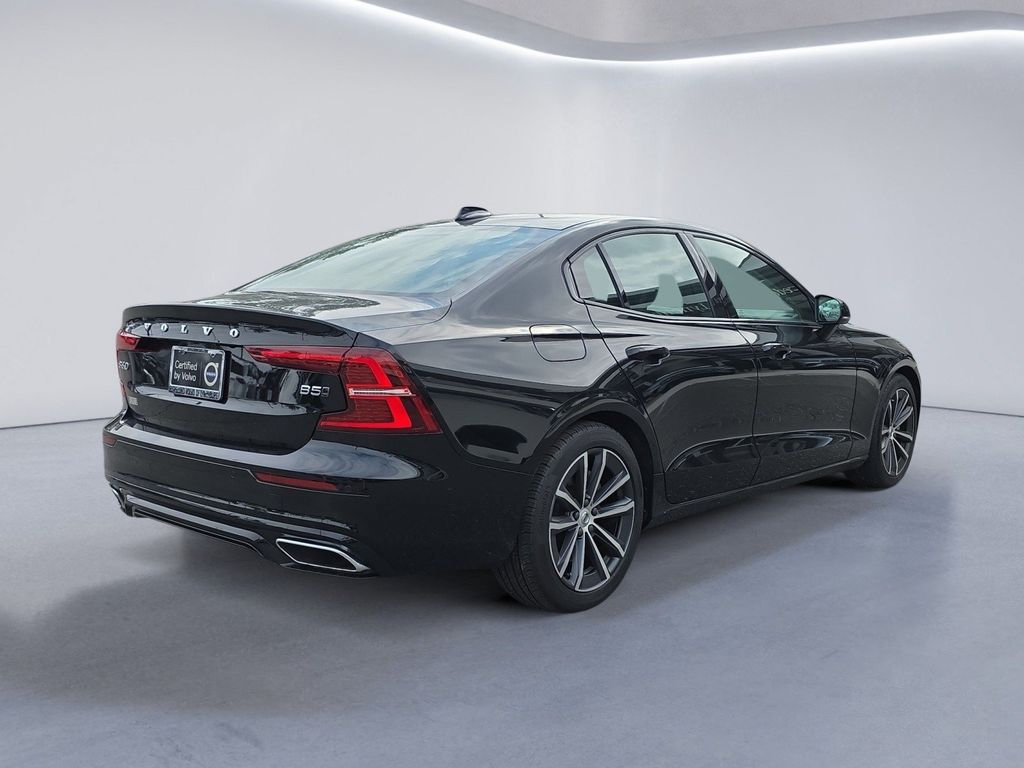 Used 2022 Volvo S60 B5 Momentum w/ Protection Package Premier AWD/4WD image 3