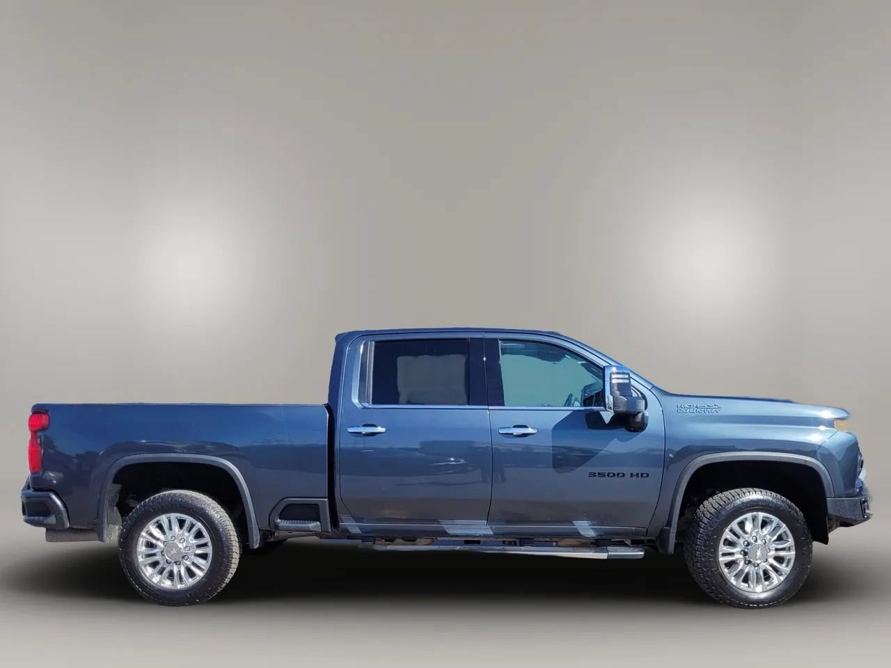 Used 2020 Chevrolet Silverado 3500 High Country w/ Technology Package AWD/4WD image 8