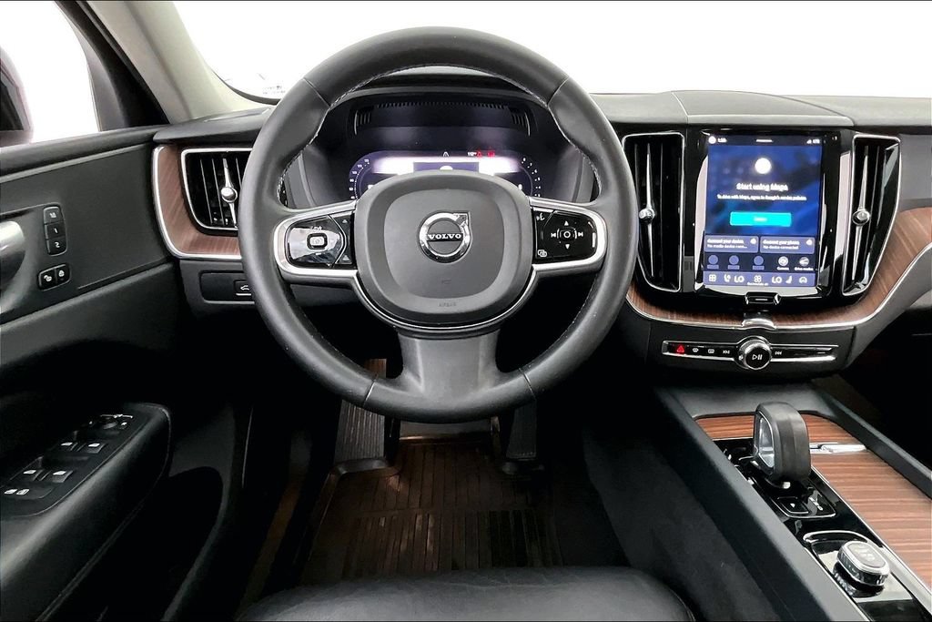 Certified 2024 Volvo XC60 B5 Plus w/ Protection Package Premier AWD/4WD image 6