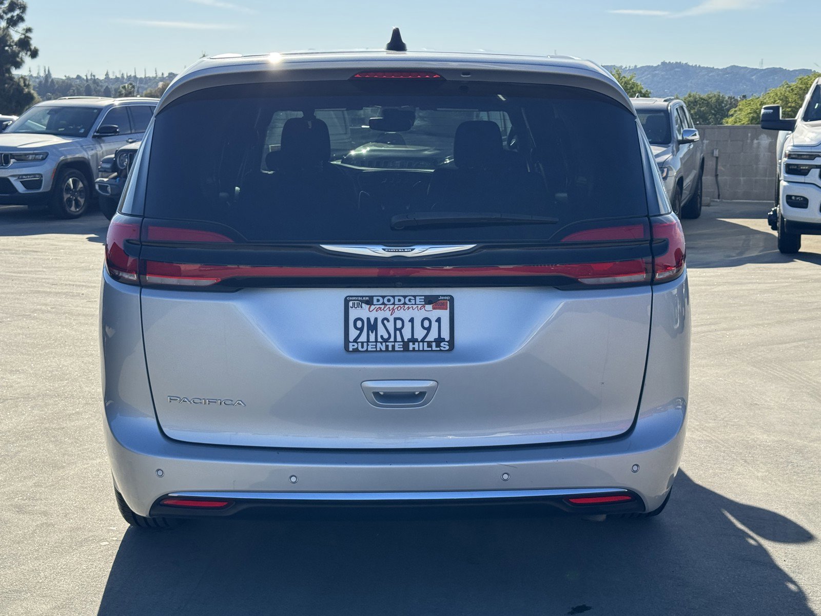 Used 2024 Chrysler Pacifica Touring image 5