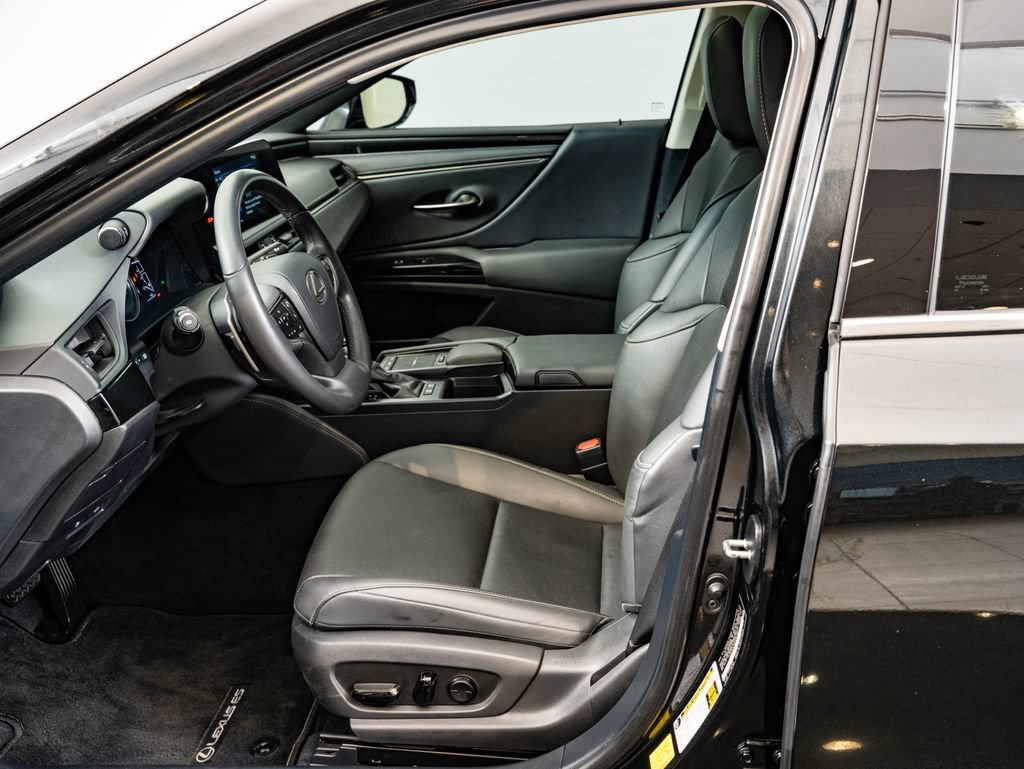 Used 2022 Lexus ES 300h w/ Accessory Package 2 FWD image 20