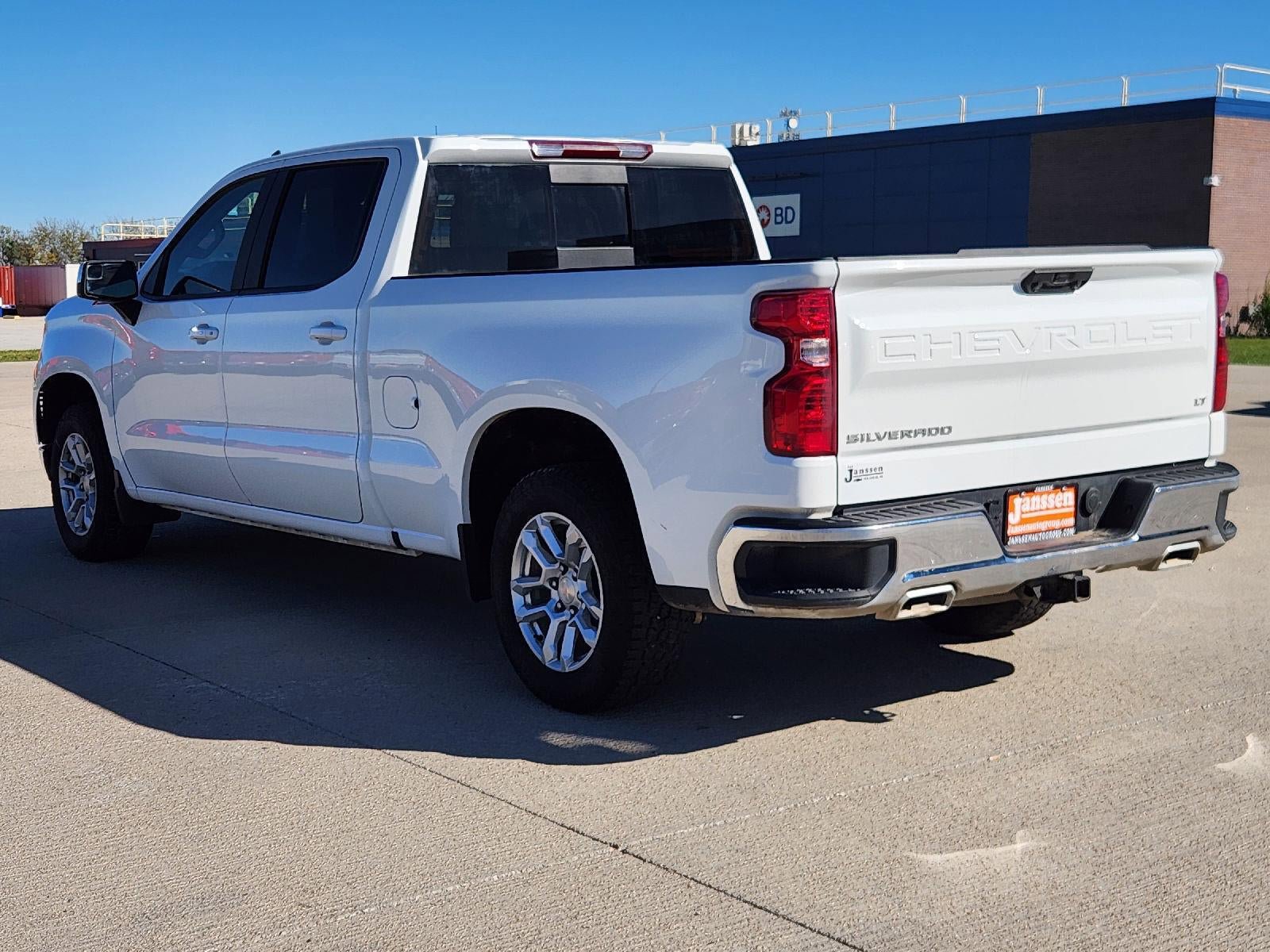 Used 2024 Chevrolet Silverado 1500 LT AWD/4WD image 9