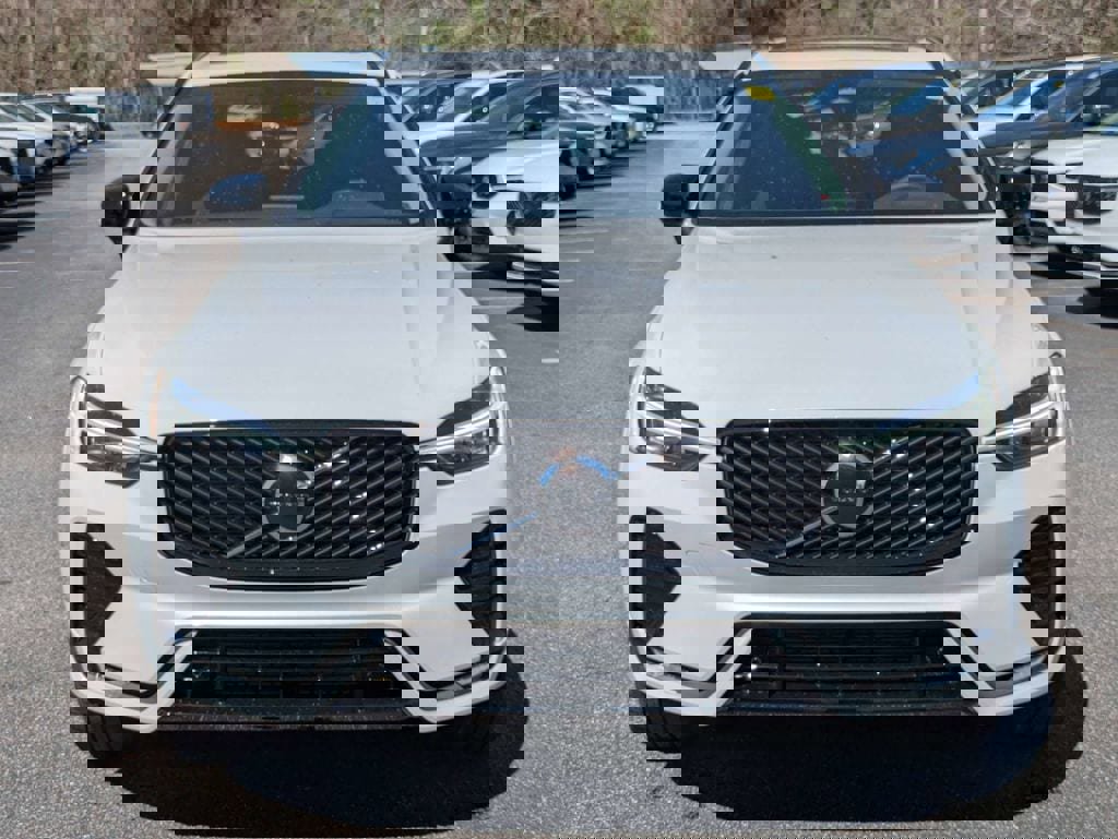 Used 2026 Volvo XC60 B5 Core image 9