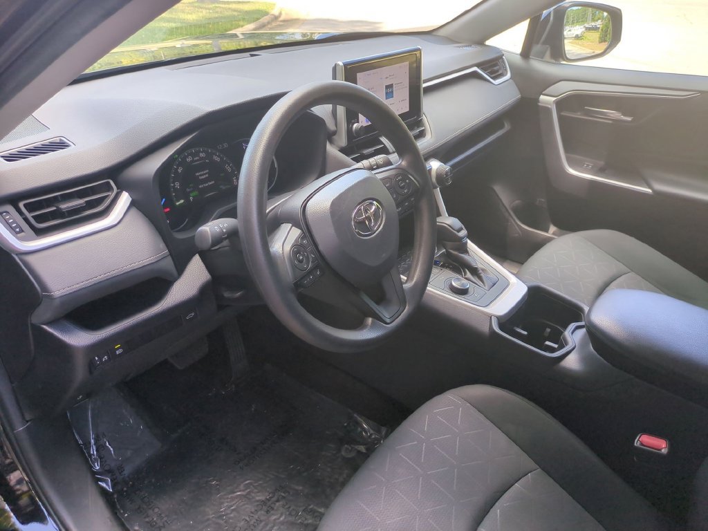 Used 2024 Toyota RAV4 XLE w/ Convenience Package AWD/4WD image 16