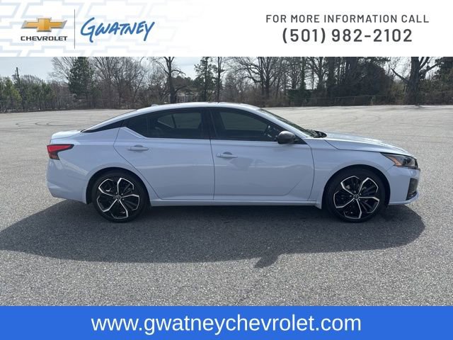 Used 2024 Nissan Altima 2.5 SR w/ SR Premium Package image 4