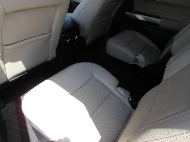 Used 2022 Ford Explorer Limited w/ Equipment Group 301A image 16