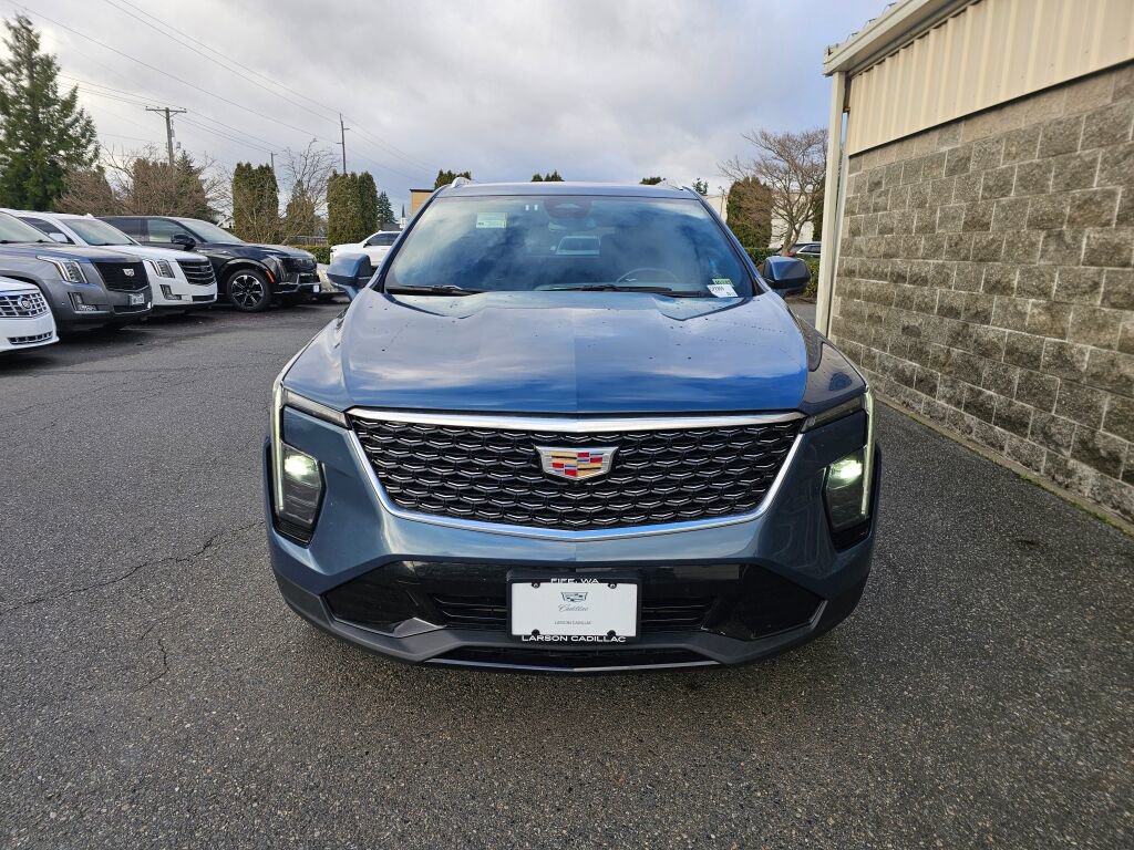 Used 2025 Cadillac XT4 Premium Luxury image 13