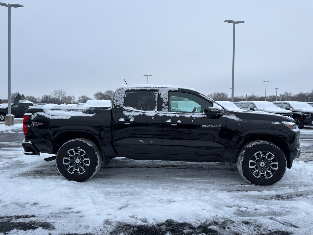 Used 2024 Chevrolet Colorado Z71 w/ Z71 Convenience Package 2 image 4