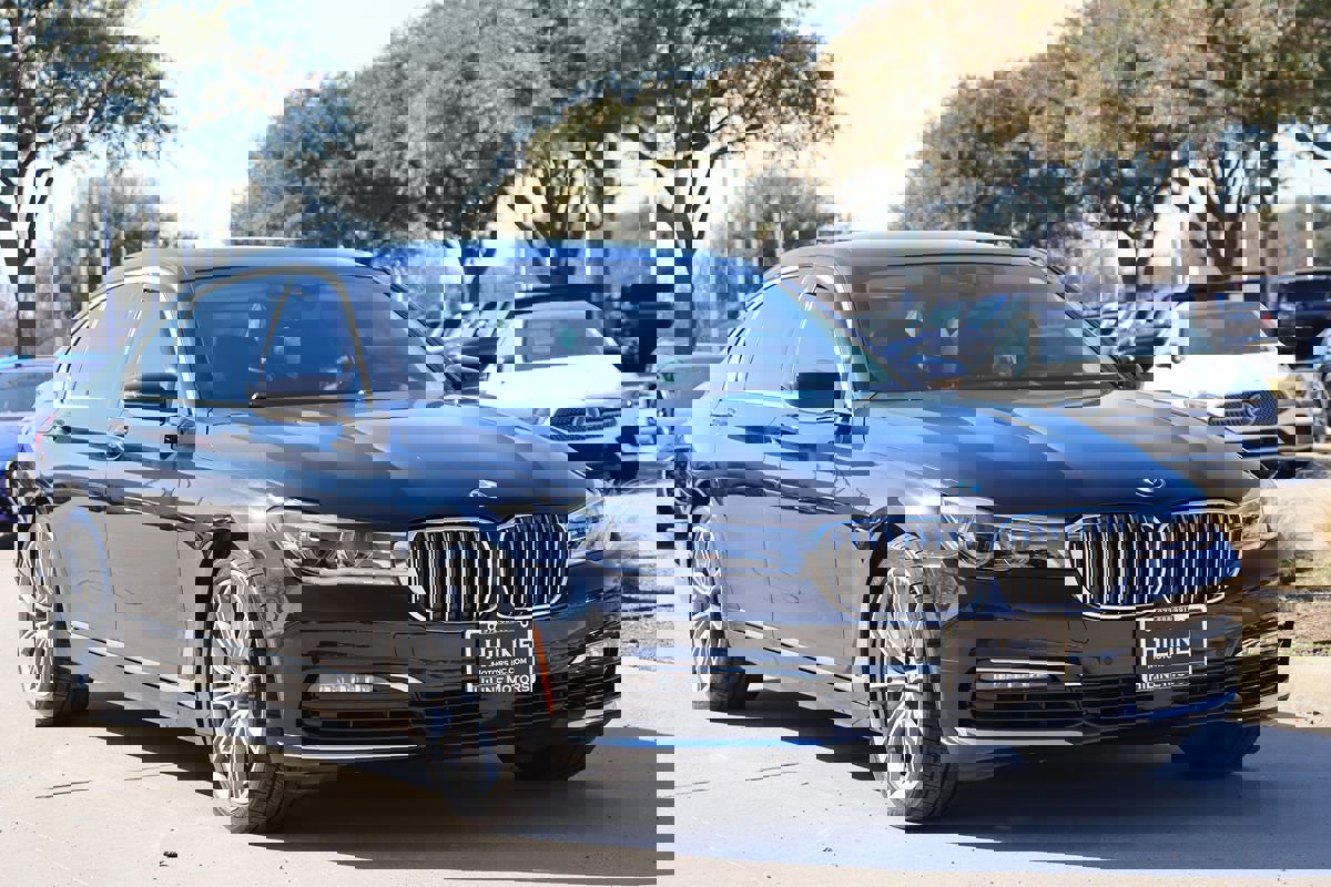 Used 2018 BMW 750i 750i image 3