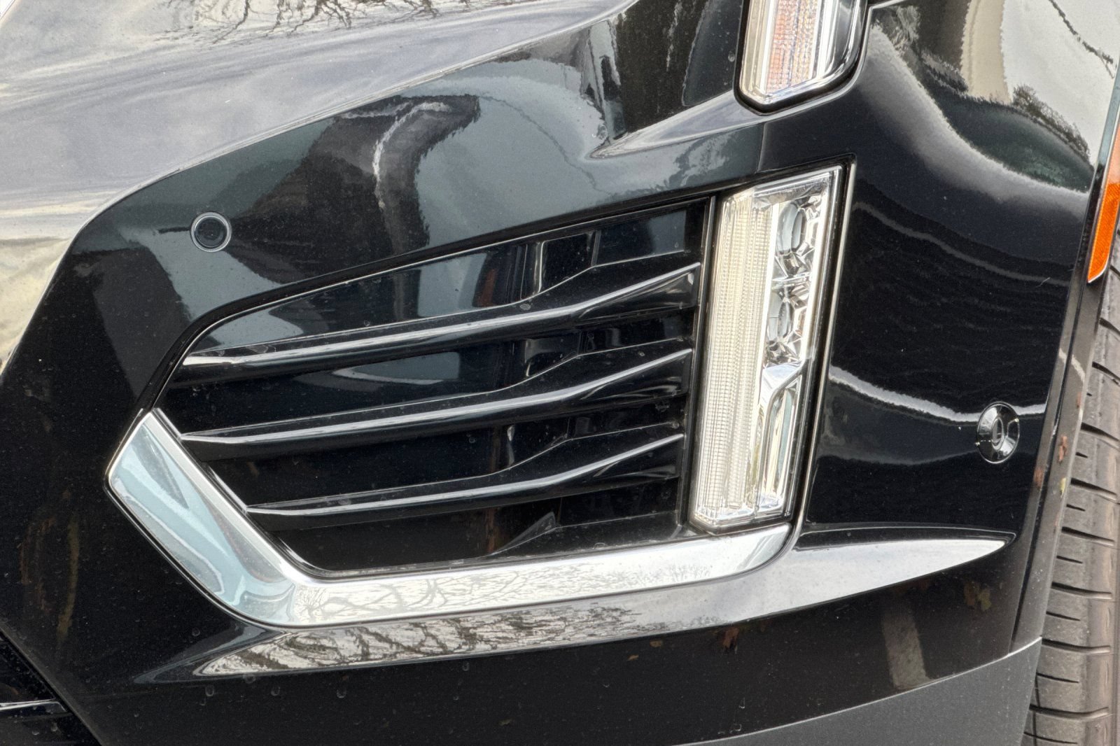 Used 2025 Cadillac XT5 Premium Luxury w/ LPO, Red Accent Package FWD image 48
