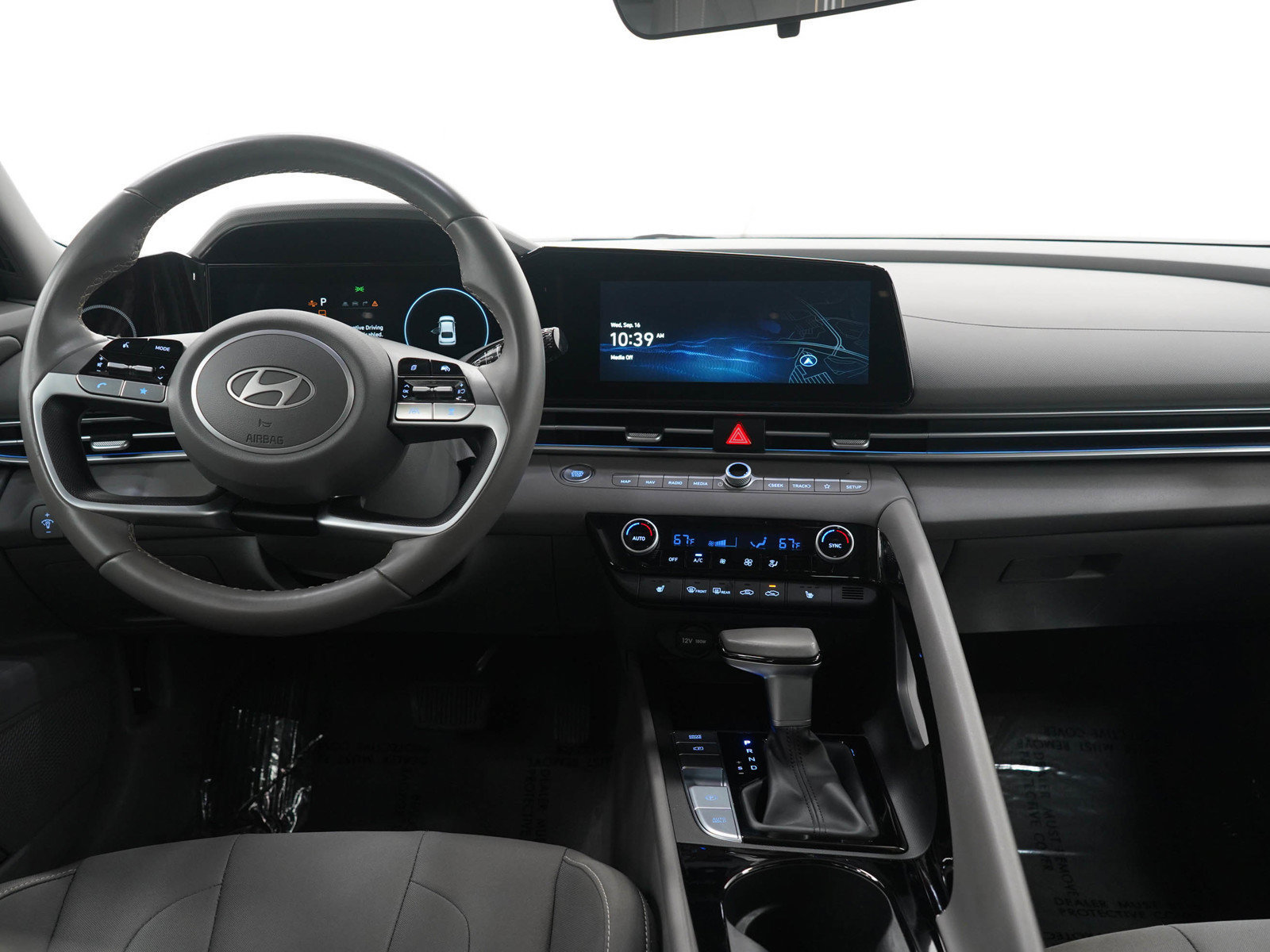 Used 2025 Hyundai Elantra SEL FWD image 14