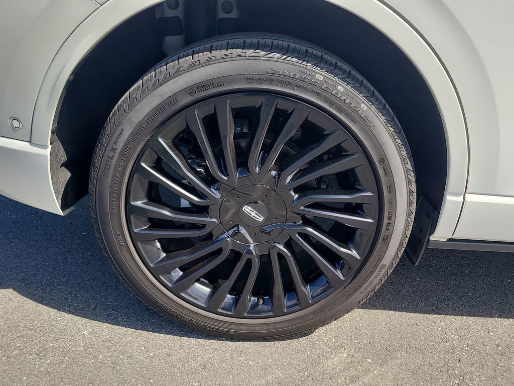 Certified 2022 Lincoln Corsair Reserve w/ Equipment Group 201A image 5