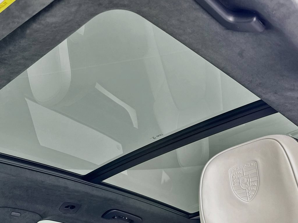 Certified 2025 Porsche Cayenne GTS AWD/4WD image 23