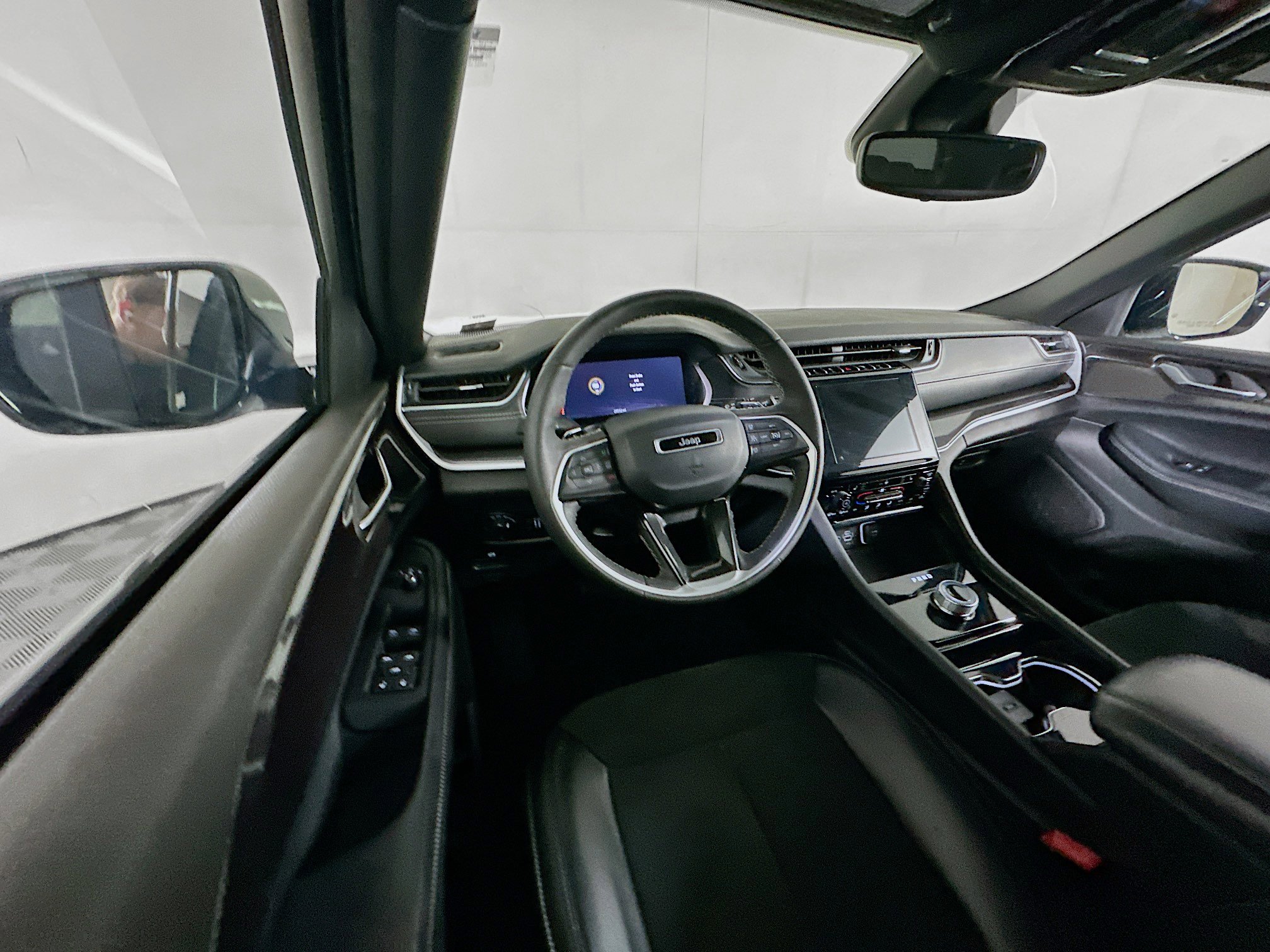 Used 2023 Jeep Grand Cherokee L Laredo RWD image 18