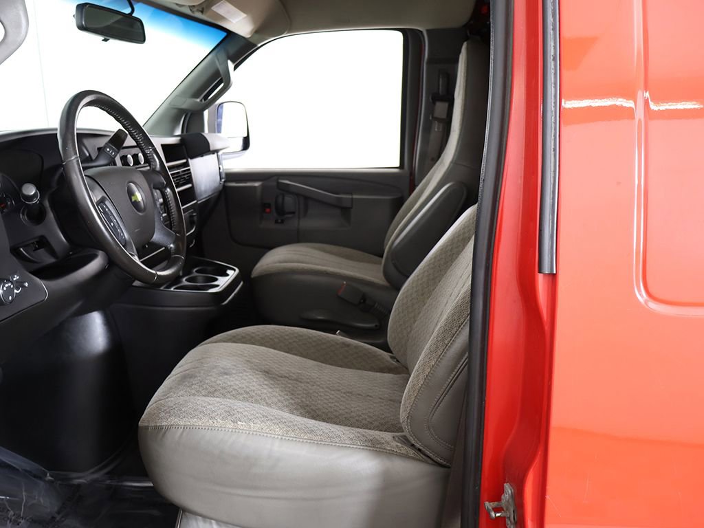 Used 2021 Chevrolet Express 3500 w/ Driver Convenience Package image 25