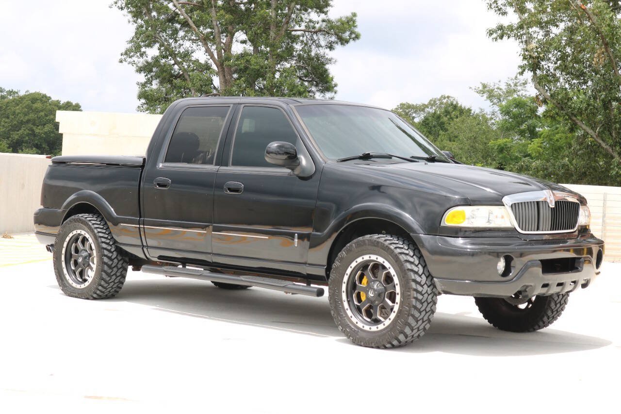 Used 2002 Lincoln Blackwood RWD image 2