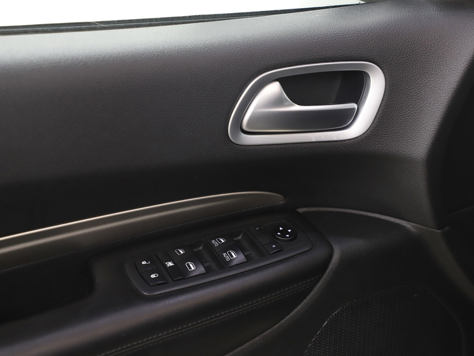 Used 2020 Dodge Durango SXT image 23