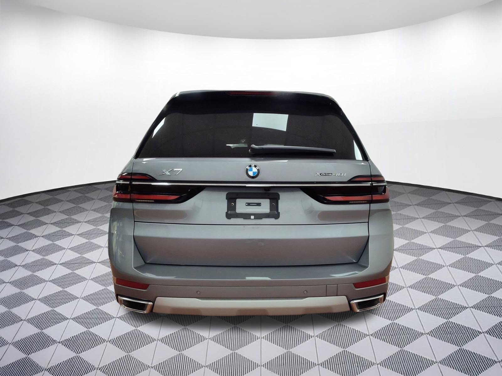 Used 2025 BMW X7 xDrive40i w/ Premium Package AWD/4WD image 10
