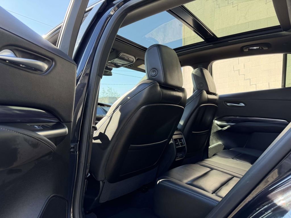 Used 2023 Cadillac XT4 Luxury w/ Cold Weather Package AWD/4WD image 21