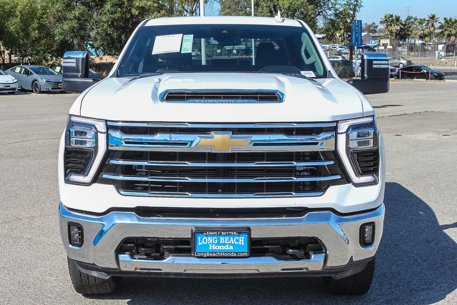 Used 2024 Chevrolet Silverado 2500 LTZ image 2