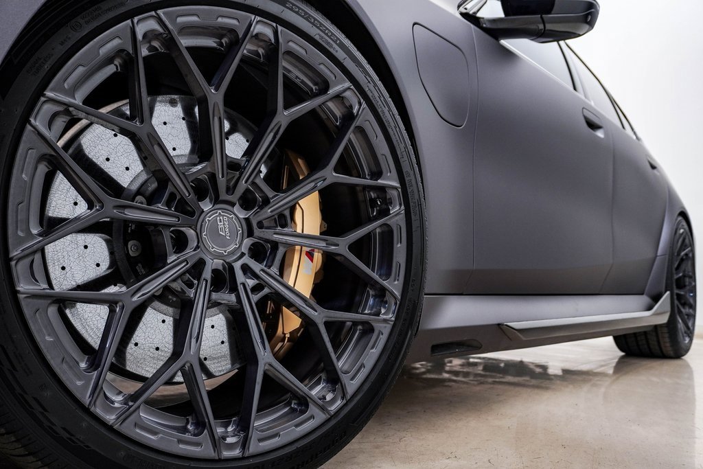 Used 2026 BMW M5 w/ Executive Package image 5