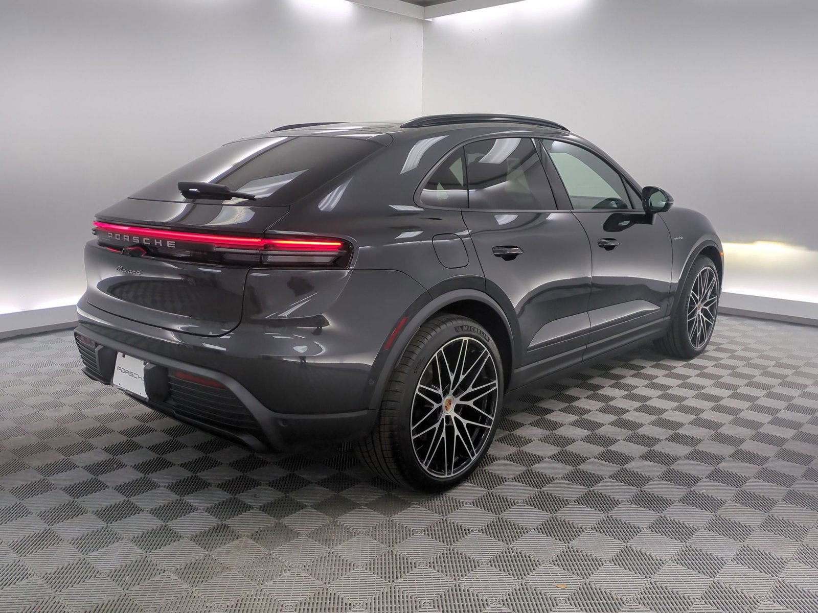 New 2026 Porsche Macan 4 Electric image 6