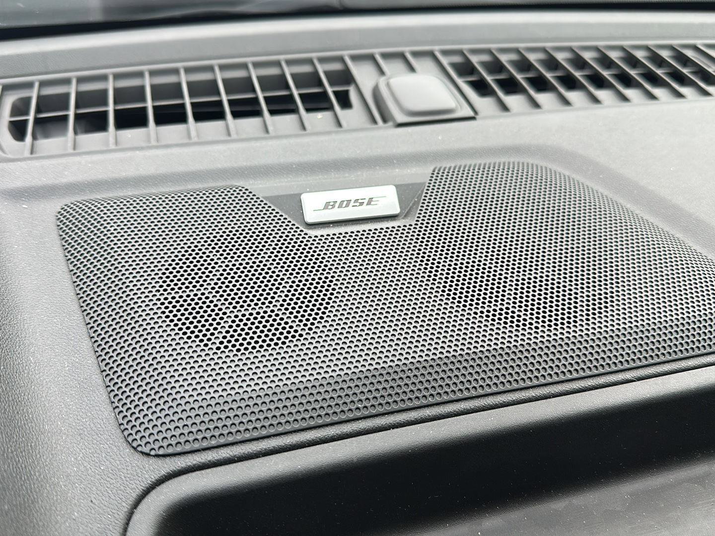 Used 2024 Chevrolet Colorado Z71 w/ Z71 Convenience Package 2 AWD/4WD image 18