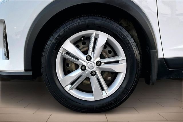 Used 2024 Nissan Kicks S image 9