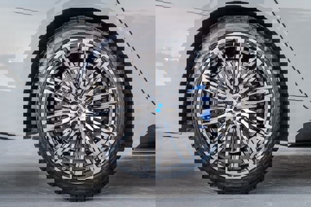 Used 2019 BMW 540i xDrive w/ M Sport Package image 16