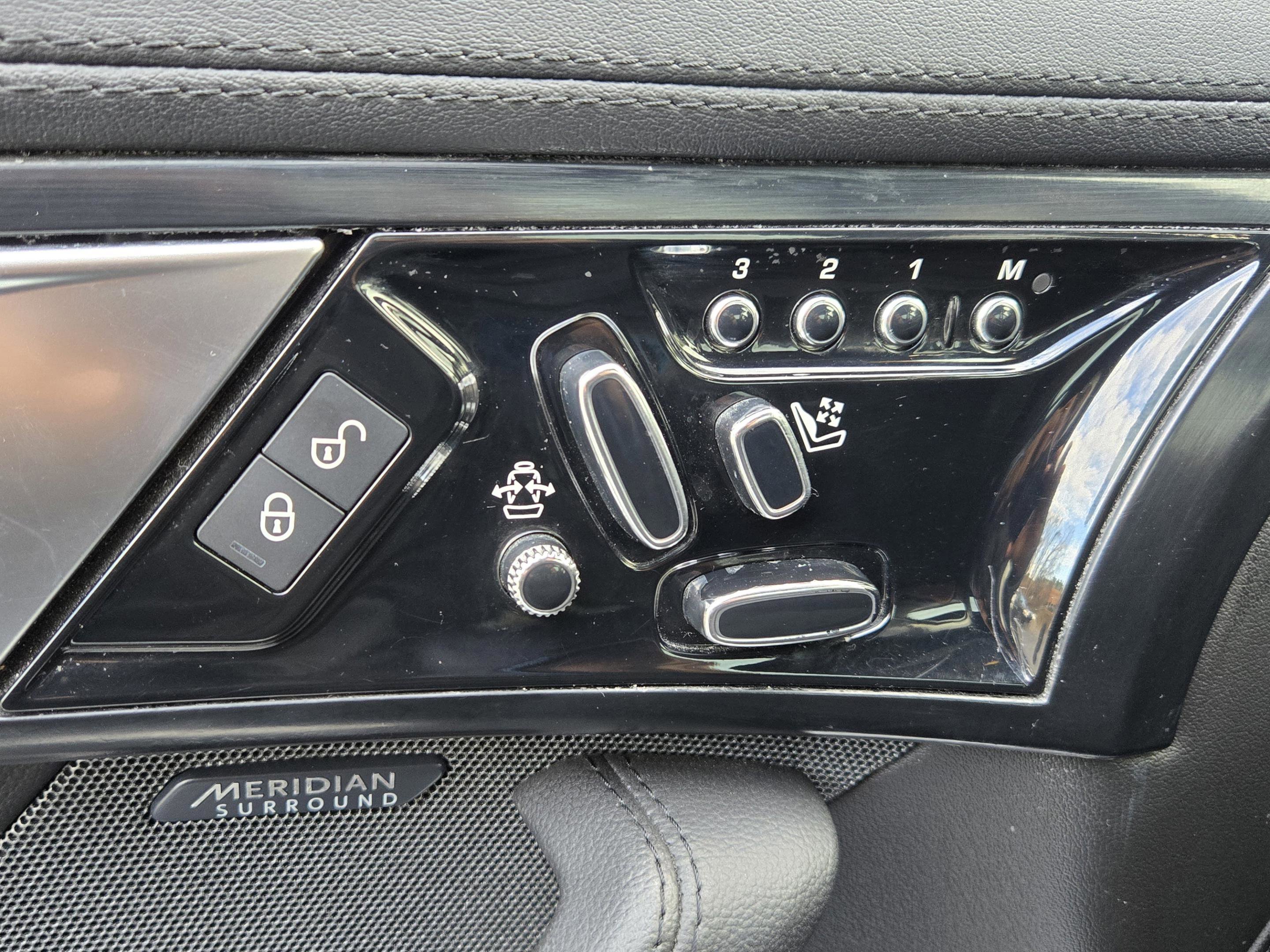 Used 2016 Jaguar F-TYPE S image 34