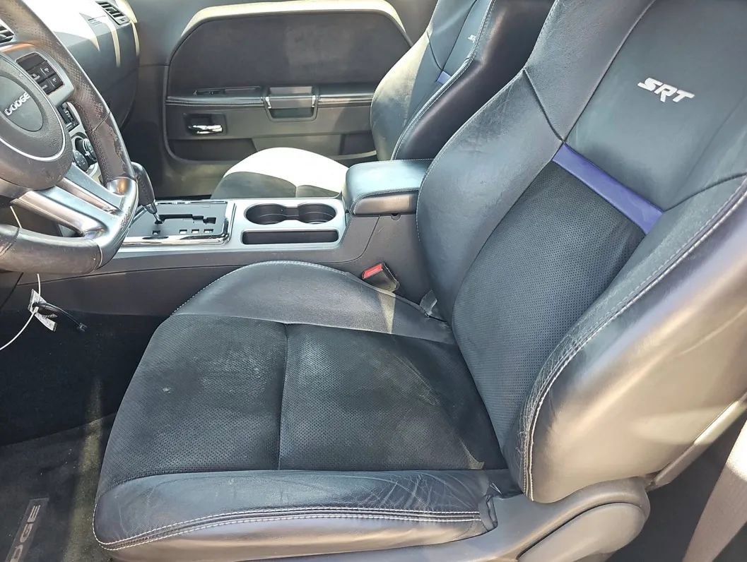 Used 2014 Dodge Challenger SRT8 RWD image 4