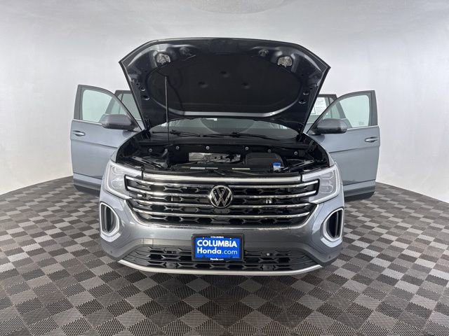Used 2025 Volkswagen Atlas SE image 14
