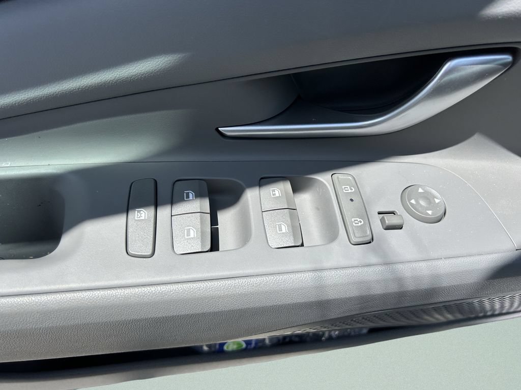 New 2025 Hyundai Elantra SE FWD image 20
