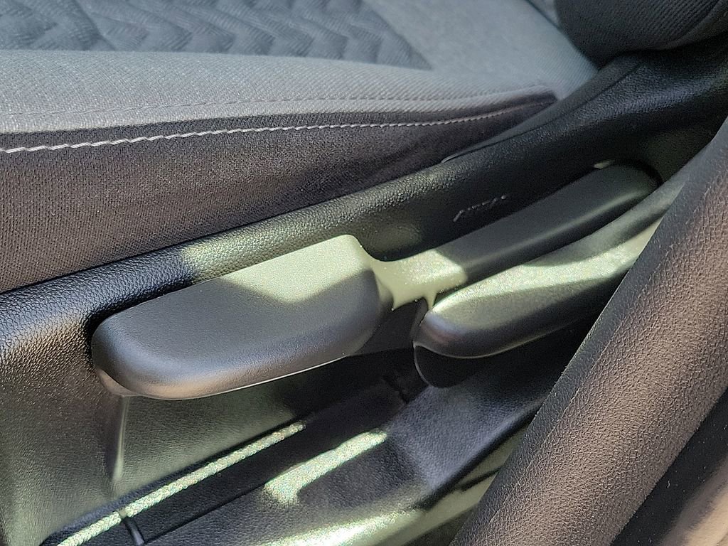 Used 2022 Chevrolet Equinox LS image 20