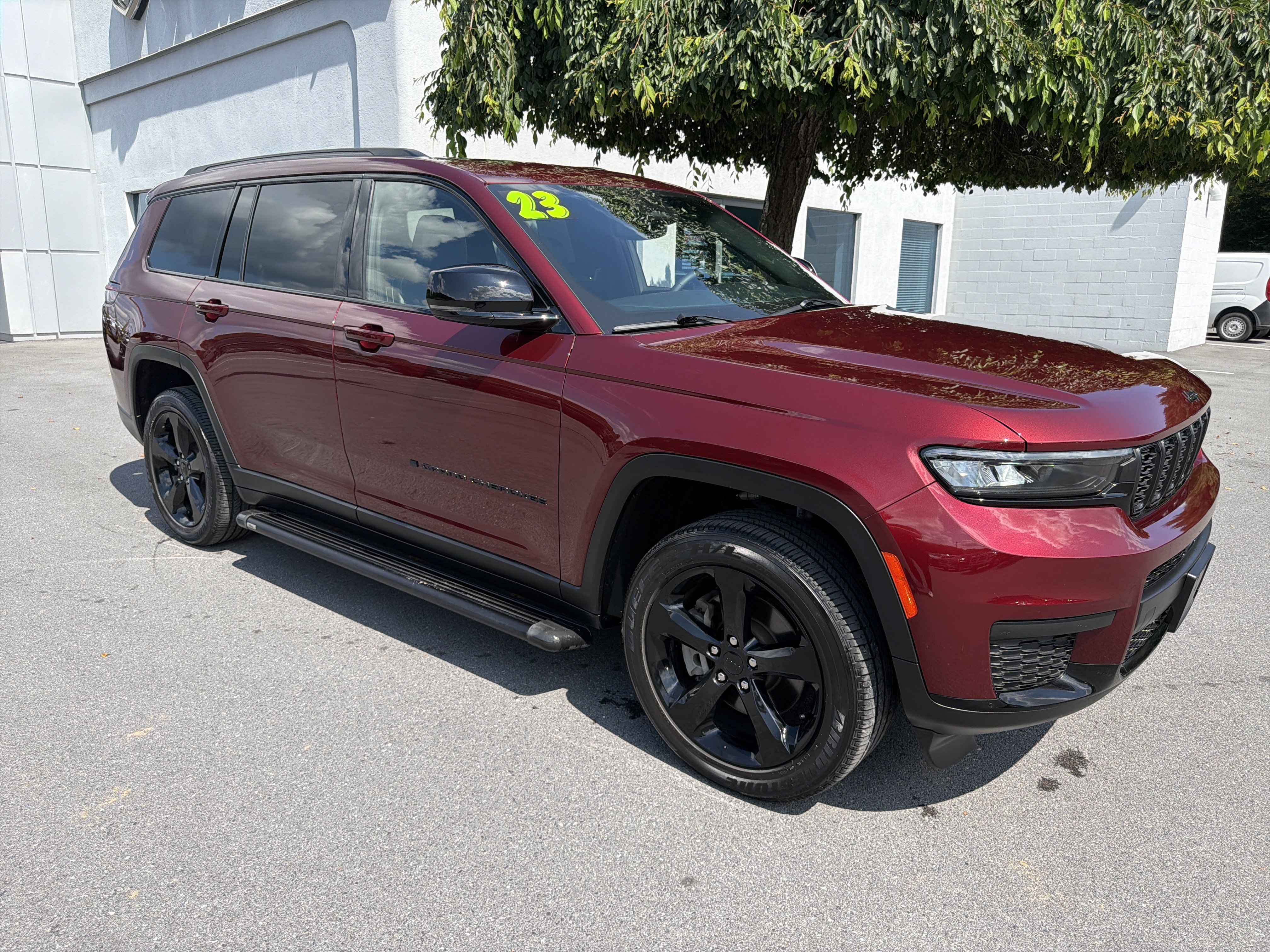 Used 2023 Jeep Grand Cherokee L Laredo AWD/4WD video 1