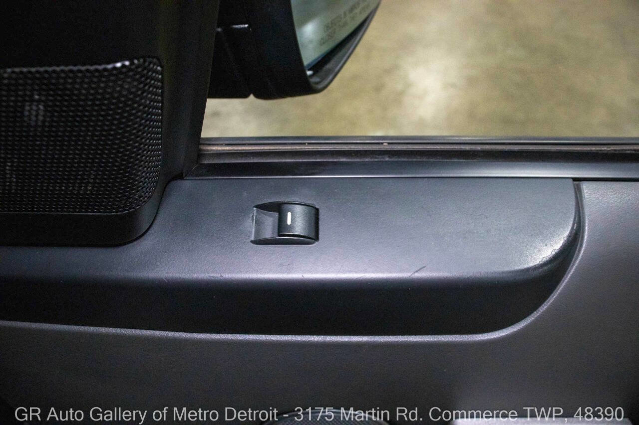 Used 2006 Land Rover Range Rover HSE image 35