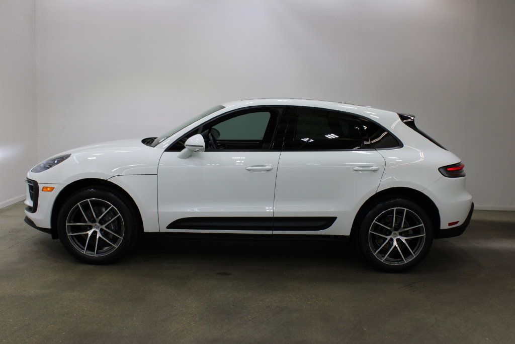 Used 2023 Porsche Macan AWD/4WD image 2