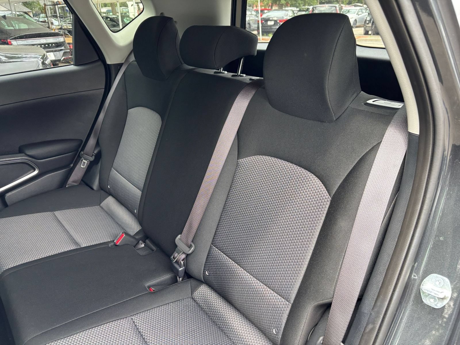 Used 2025 Kia Soul LX w/ LX Technology Package FWD image 34