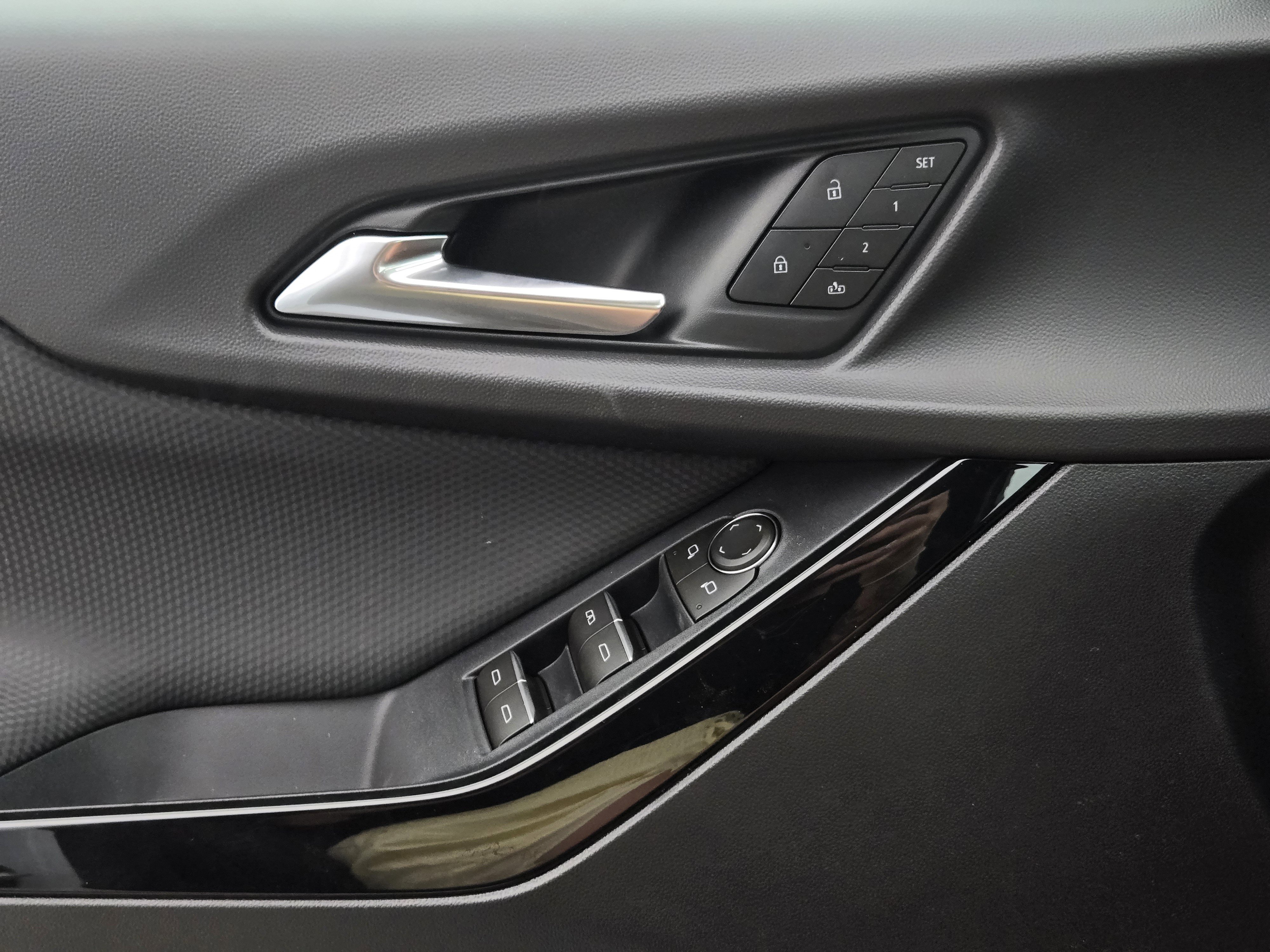 New 2026 Chevrolet Equinox RS FWD image 14