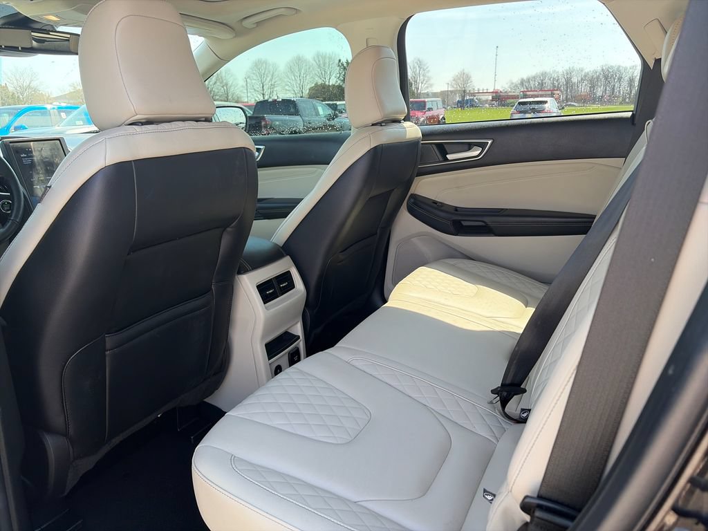 Used 2023 Ford Edge Titanium w/ Class II Trailer Tow Package AWD/4WD image 28