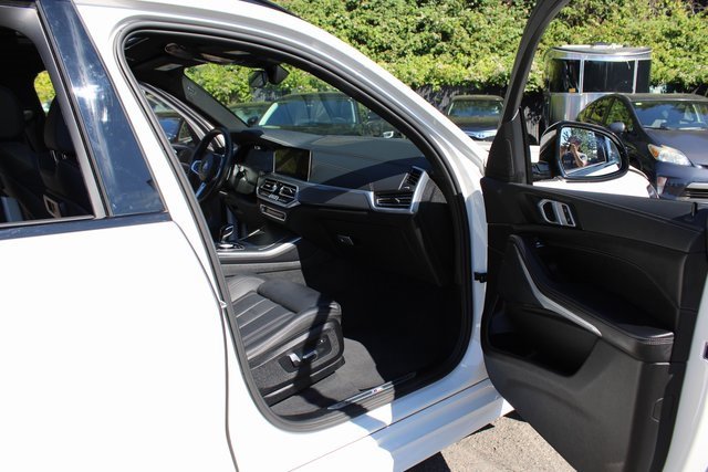 Used 2022 BMW X5 xDrive40i w/ M Sport Package image 24