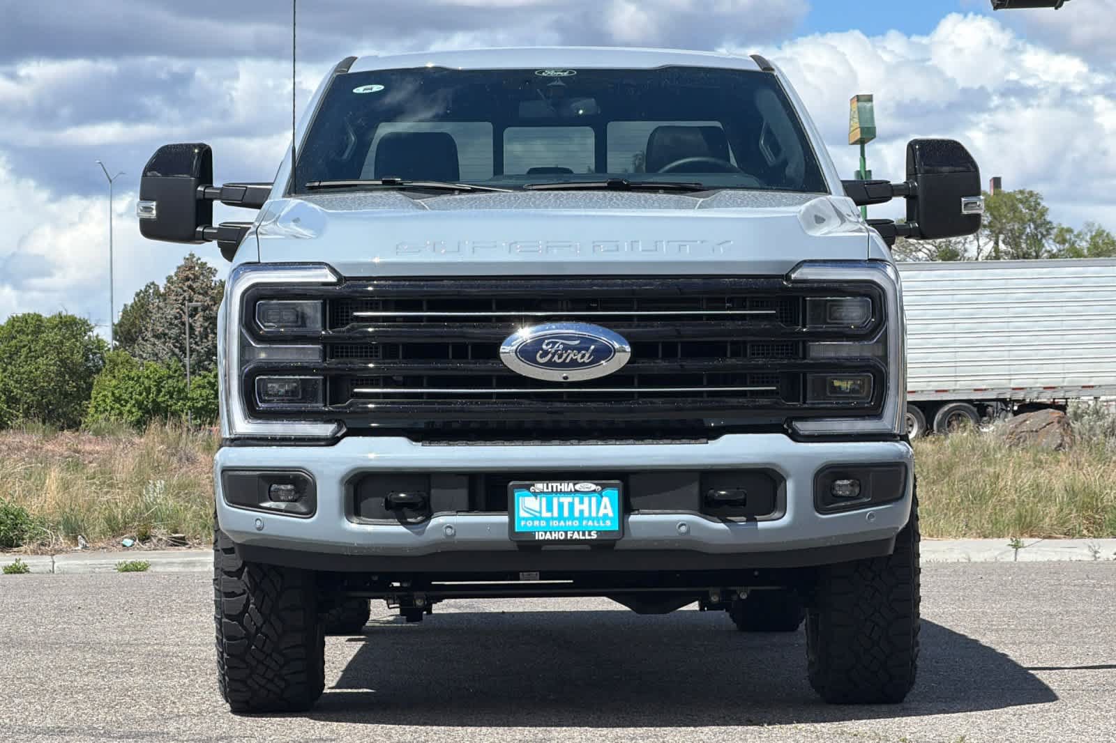 Used 2026 Ford F350 Platinum w/ Tremor Off-Road Package AWD/4WD image 10