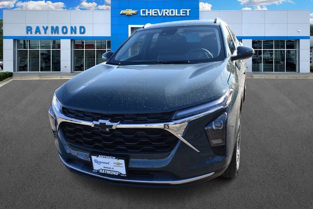 New 2026 Chevrolet Trax LT w/ Sunroof Package image 8